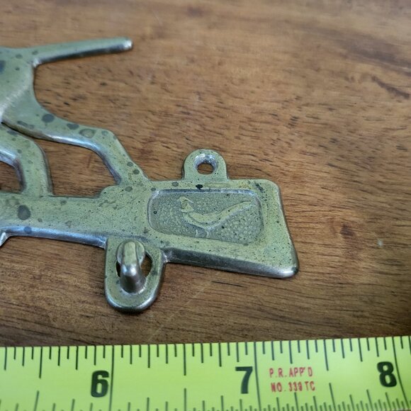 Vintage Brass Key Holder Keychain Hunting Dog Hunting Passion Hound Dog Decor T7 - Picture 3 of 9